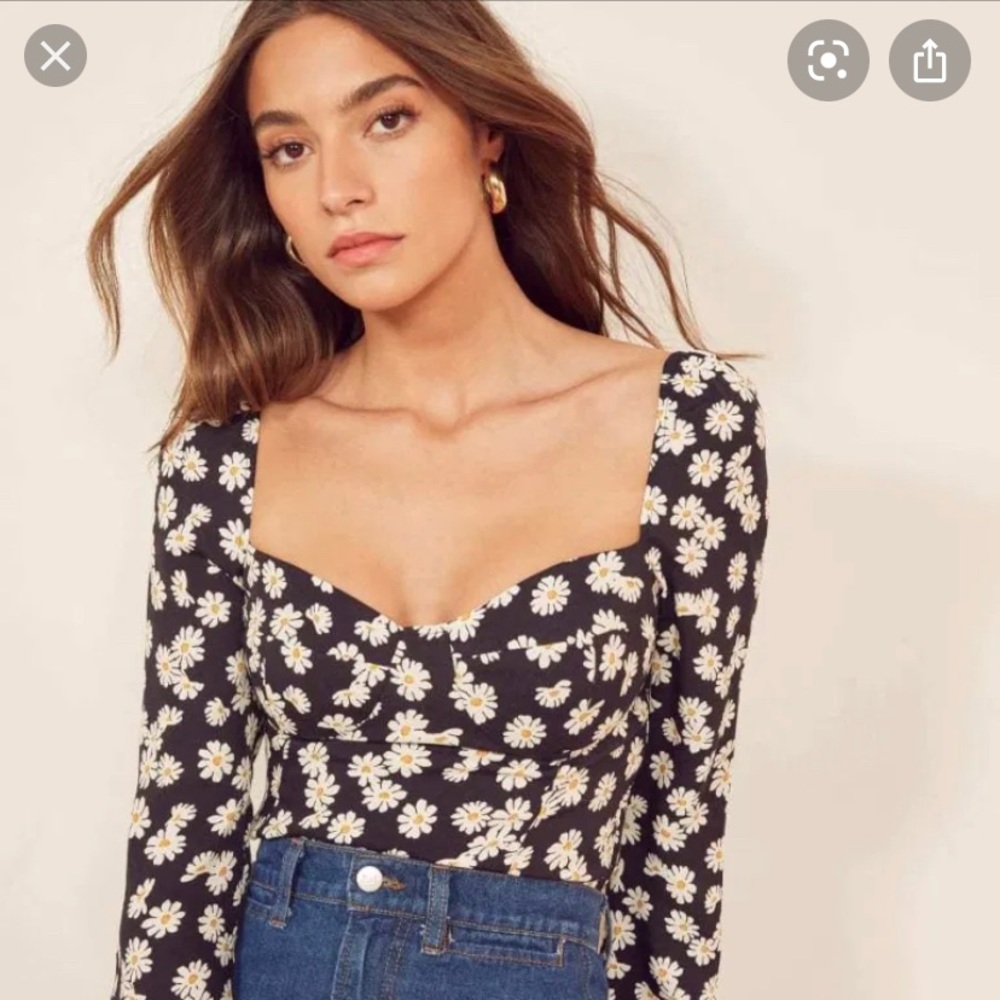 Reformation Reign Top in 🌻 Print.